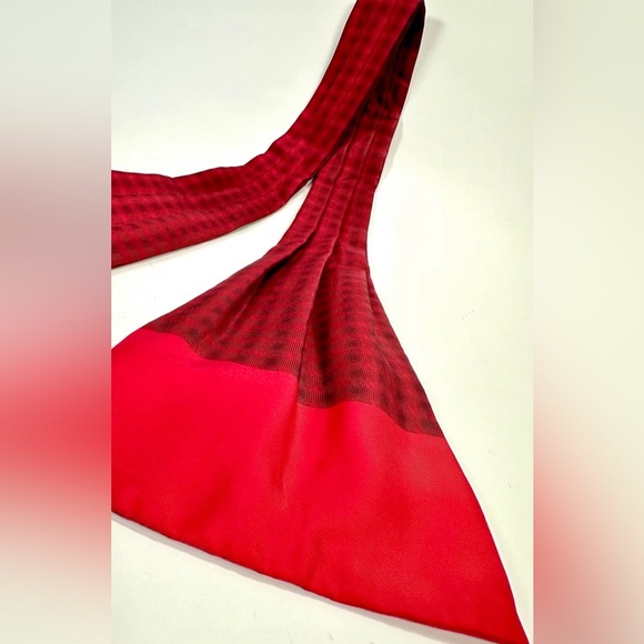 Hermès Paris Ascot Foulard Silk Scarf in Red Geometric Print - Picture 3 of 10